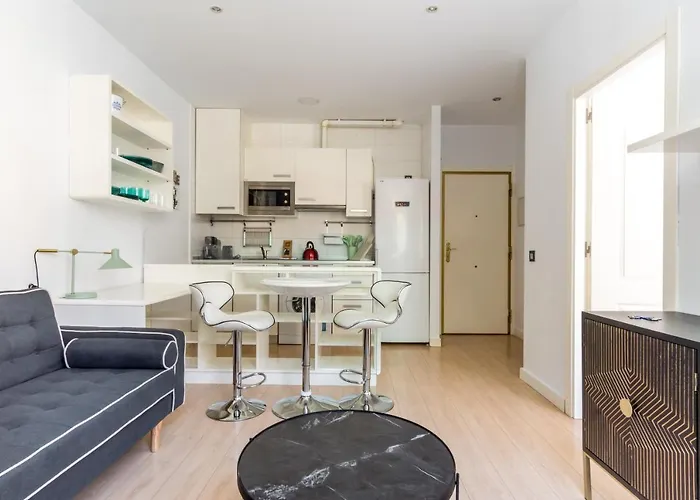 Bright Modern -1Bedroom 1Bath -Cuatro Caminos