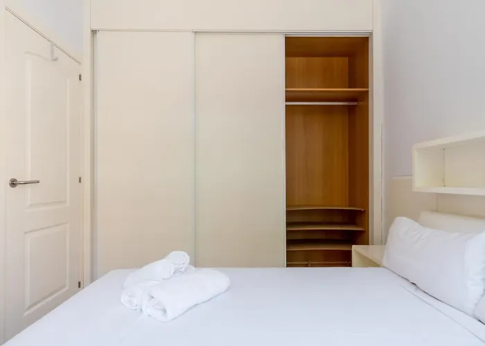 Bright Modern -1Bedroom 1Bath -Cuatro Caminos